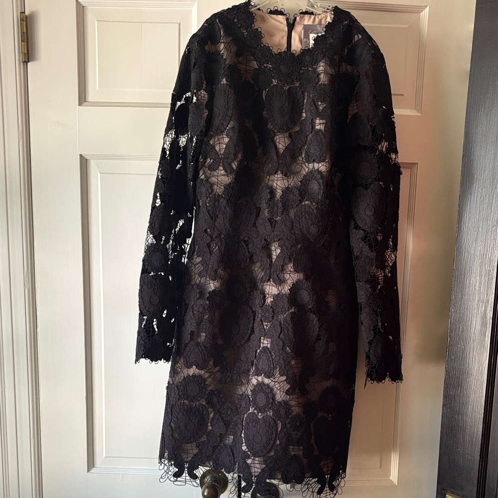 Lela Rose Black Lace short Dress long sleeves NWT orig $1890. Size 6